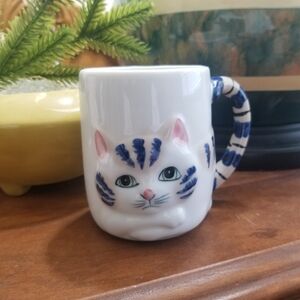 Vntg Hennricksen Cat Face Japanese Porcelain  - White and Blue